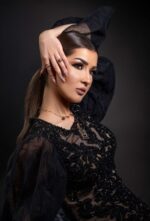 Classic Diamond Ring with Baguette and Black Diamond - Image 2