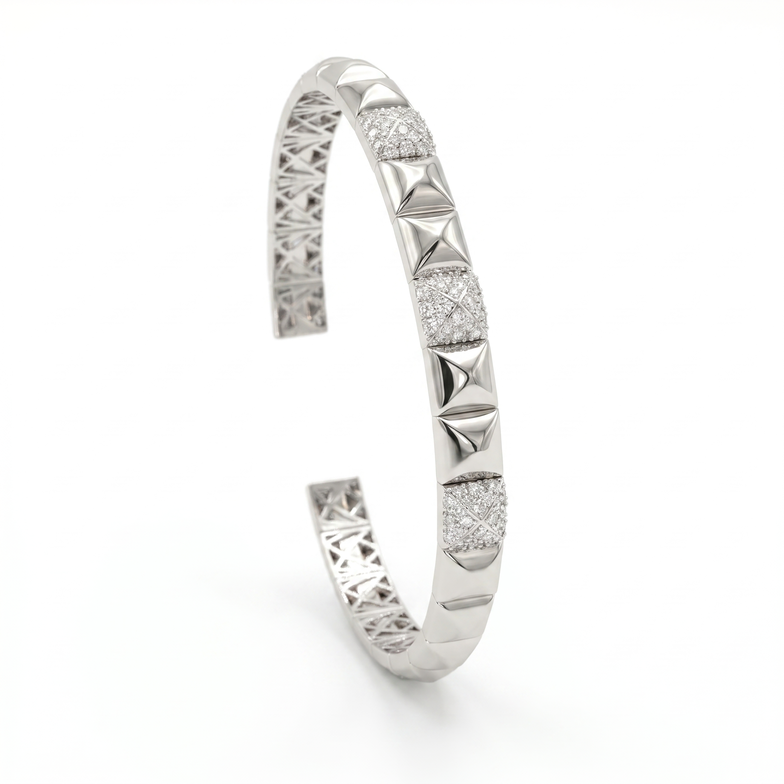 FDGOTW6956AT3H13ADRSW Pyramid Diamond Bracelet - Image 1